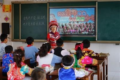 他只有初中文凭，却设计出无桥墩大桥，连外国专家也佩服